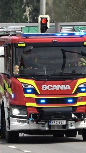 Rescue Varsinais-Suomi 381 Responding to Industrial Fire in Raisio!