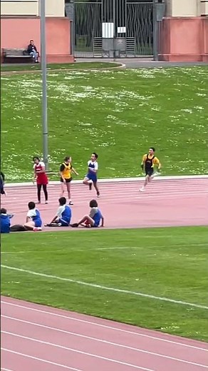 Middle school track 4 x 100m relay ￼