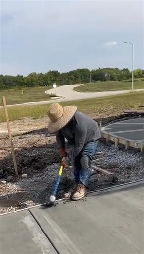 77K views · 339 reactions | Stripping CONCRETE FORMS! WTF?#construction #concrete #westcoastcustomconcrete #concretemess #diyconcrete | West Coast Customconcrete99 | Facebook