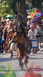 Danza Prehispánica en el Zócalo de Puebla "La danza se llama, Nahui Ollin, en español: cuatro movimientos. Representa los 4 puntos de la tierra. Aunque hay distintas interpretaciones, esa es la que aprendí" Aportación de Luz Villa ¡Gracias! Hoy aprendimos algo nuevo | Vive el Folklore