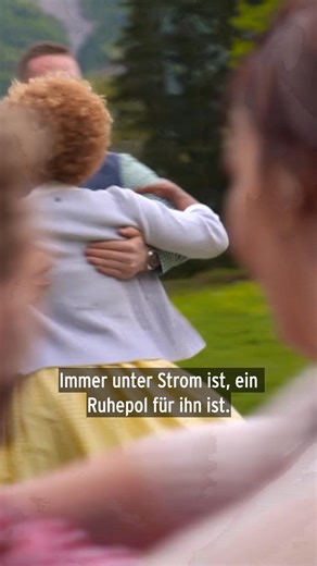 Mit Manuel wird’s net fad, er is a echter Wirbelwind. Wer mit ihm mithalten will, braucht net nur gute Tanzschuah, sondern a ruhiges Gemüt. Er sucht a Frau, der bei seinem Tempo net schwindlig wird – sondern mit ihm lacht, tanzt und ihm zwischendurch a g’schmeidige Portion Bodenhaftung schenkt. | Bauer sucht Frau