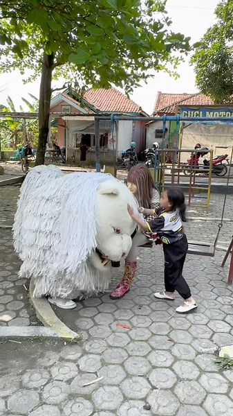 Alika bantuin beti dimakan can macanan