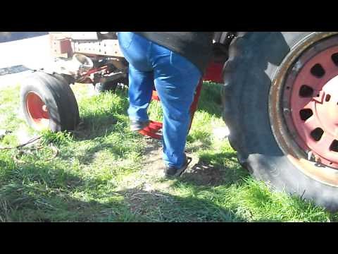 Fold-up springloaded tractor step - going up