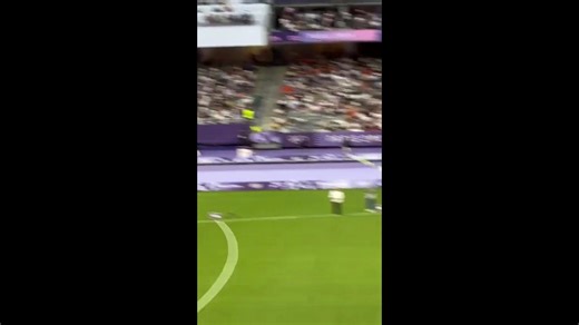 Spectator records Pakistan athlete's Olympic record javelin throw