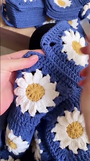 ✨ How to Sew Daisy Granny Squares Together | Easy Crochet Joining Tutorial