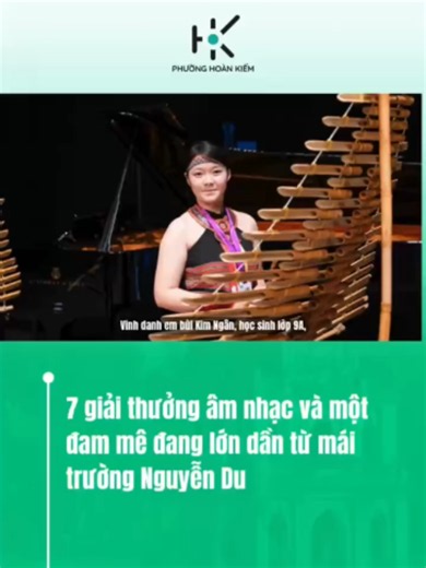 🎤 7 GIẢI THƯỞNG ÂM NHẠC – VÀ MỘT ĐAM MÊ ĐANG LỚN DẦN TỪ HOÀN KIẾM ✨ Khi đam mê được nuôi dưỡng, một cô học trò có thể bước từ sân khấu trường học đến những sân chơi âm nhạc quốc gia và quốc tế. 🎶 Bùi Kim Ngân – học sinh Trường THCS Nguyễn Du, phường Hoàn Kiếm đã ghi dấu ấn với 7 giải thưởng âm nhạc, bằng tình yêu dành cho âm nhạc, sự kiên trì tập luyện và khát vọng chinh phục những sân khấu mới. 🌟 Mỗi giải thưởng là một dấu mốc. Nhưng phía sau những tấm huy chương còn là hành trình dám theo đ