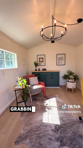 Stunning Detached Office with Mountain Views in Pleasanton