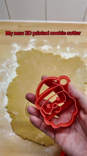 Clara's Little Artworks on Instagram: "Trying out my new 3D printed Cookie Cutter 🍪 It works so well 😊🎅🏼 The cookie cutter is designed by me ✨️ Model: nexprint @elegoo.germany 3D Official designed by me - @claraslittleartworks 3D printer: @anycubic_deutschland Kobra 3 Combo Filament: ♥️ @inslogic3d 3D PETG Pro Red Program: @adskfusion 360 #cookie #weihnachtsbäckerei #christmas2025 #3ddruck #3dprinted"