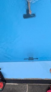 Easy free speed = a better touch turn 🔥 Roll to the side, touch with the same hand you’re circling, then take your breath as the hand on the wall comes over in the sky. Quick in. Quick out. Free speed every lap. Pool: @birkenheadpoolsandleisure 🩱 wearing @ministryofswimming #auramove #swimtechnique #swimtips #learntoswim to swim | Aura Move NZ