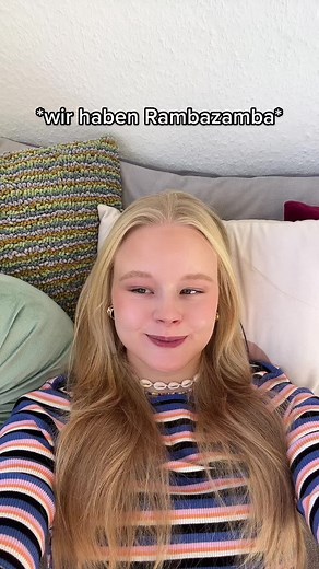 Warum starren die immer so 😂👀Gönnt gerne Insta: marieejoan ♥️🤌 #beziehung #beziehungstipps #beziehungsfakten #date #dating #comedy #aufklärung #pubertät
