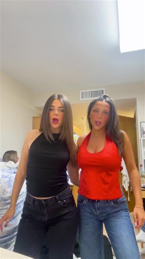 jenny lewis (@jennylewis_)’s videos with original sound - Music.avenue