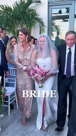 Here comes the bride 👰‍♀️🤍#bridewalkingdowntheaisle #bridegoals #weddinggown #weddingceremony