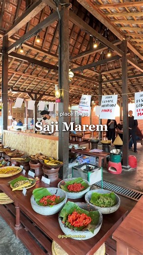 Masakan Rumahan Khas Jawa di Bandung: Sajian Prasmanan