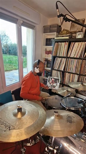 Recording some drums from my home studio today, in a reggae vibration 🇯🇲