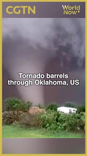 Tornado barrels through Oklahoma, US