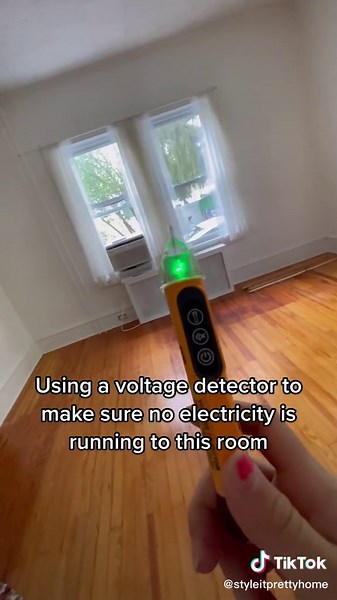 How to Remove a Light Fixture from a Drop Ceiling: Day 8 Renovation Tips