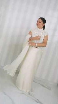 How to flaunt your blouse in saree