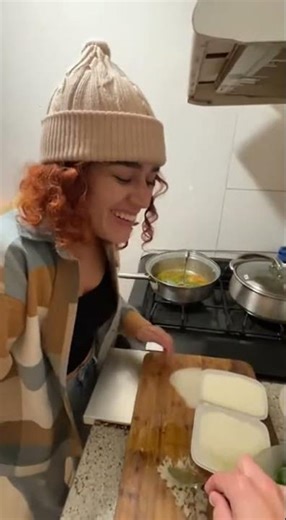 🎥Paying strangers to cook for me #cookingchallenge #cookforme #cooking