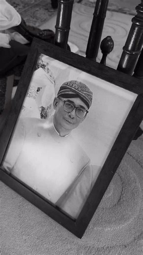 Bunga Citra Lestari on Instagram: "He was a kind man, one who cared deeply for his family and his friends.. He was the one you could always count on, the one who listened and truly understood, who shared the same thoughts and laughter without needing many words.. His presence was steady, sincere, and full of warmth. A rare kind of soul, one who leaves a space that cannot be filled.. He is deeply missed.. My dear Mbak @tesssiiiiiii , the pain may never truly fade, but with time, we learn how to l