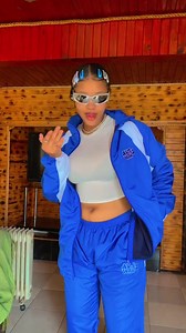 PRETTY GIRLS ROCK ART IS WAR .💙🤍