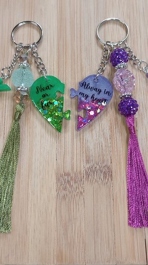Best friend keychains I made 💚💜. I lost the footage of me making the tassels. @magicresinofficial @letsresin #magicresinofficial #letsresin #resinkeychain #resinartist | Resin by Carrie