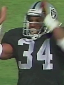 Howie Long’s Crazy Bo Jackson Story: One-Man Reverse Highlight