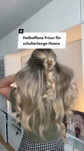 Halboffene Frisur für schulterlange Haare Tutorial