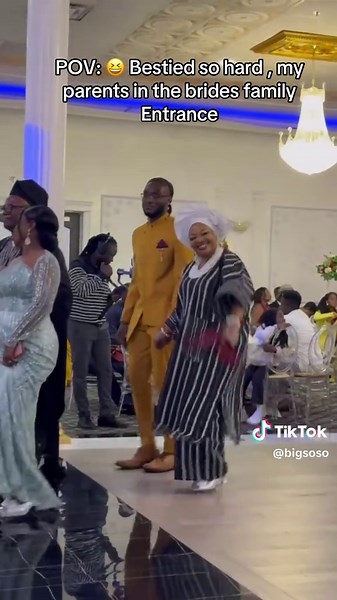 To even be in front is crazyyyyy😂😂😂😂😂😂😂😂😂 #ghanatiktok🇬🇭 #nigeriantiktok🇳🇬 #weddingtiktok