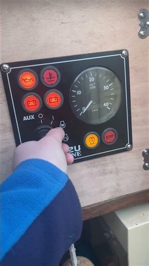 Isuzu marine 42 cold start on our boat (caldon canal)