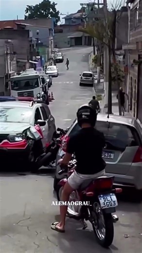 FOI ATRAPLHAR A POLICÍA E ISSO ACONTECEU