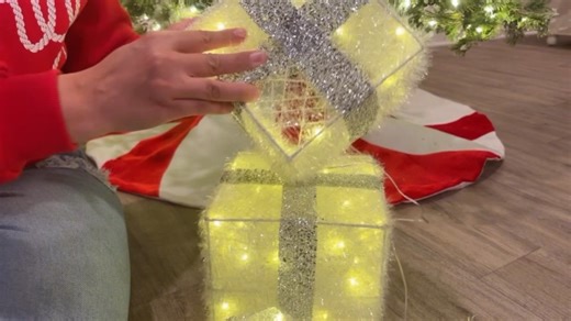 Watch Perfect Christmas parcels lights on Amazon Live