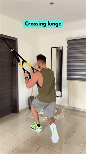 AP-Training - TRX - Crossing lunge #homeworkout #trx #glutes ‪@TRXtraining‬ ‪@MyproteinOfficial‬