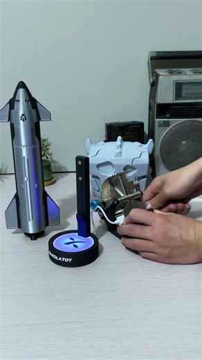 Hand-cranked power generation to start the Starship humidifier!