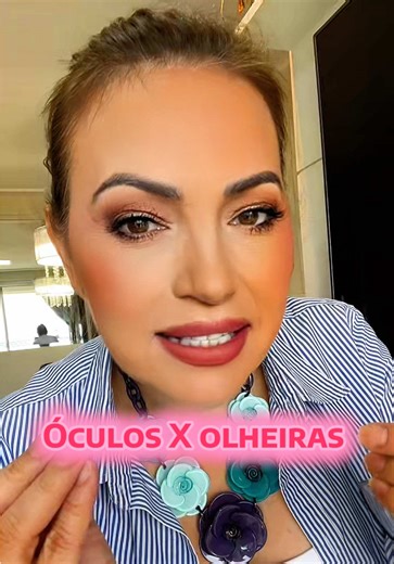 Como suavizar olheiras usando óculos? Tons acastanhados harmonizam o rosto, o translúcido no centro ilumina o olhar e o contraste certo suaviza a expressão. Não é maquiagem. É escolha de cor. #oculosdegrau#oculosfeminino #miopia#modafeminina #makeup