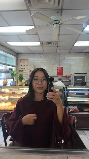 Part 1 of how I film alone hehe I will do a more in depth video on allll my little gadgets if people are curious! I love playing around with new cameras and gimbals but the @osmo_global pocket 3 has been my go to and it’s really useful if you don’t have a camera man. Also love @dji mics too! Personally I’m more comfortable filming alone too so it works well for me hehe #nyc #vlogger #eatingalonediaries #cameragear #osmopocket | Eating alone diaries