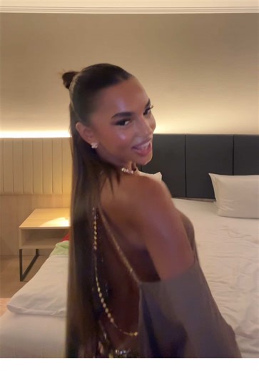 Stylish Dress Moment with Steffk
