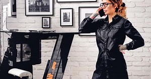 Smartphone-controlled standing desk knows when you need some fresh air