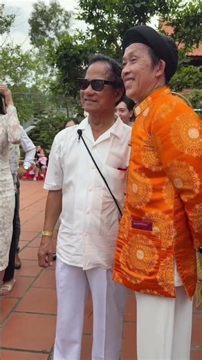 Hoai Linh in high spirits on Ancestor Commemoration Day #news