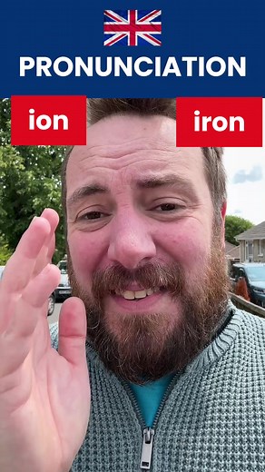 Pronounce 'Iron' and 'Ion' in British RP Accent