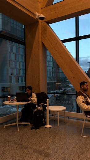 Wildlife Encounter in Canada: Incredible Video