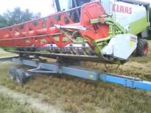 Moisson 2009 (wheat harvest) Moissonneuse Claas Lexion 440