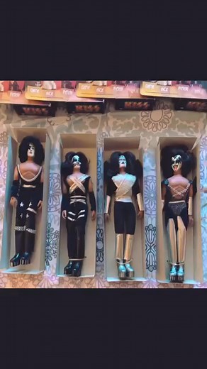 Deberías de estar bailando!! #kiss #BeeGees #Pop #Disco El final del camino kiss / México. KISS Bee Gees | El final del camino kiss / México.