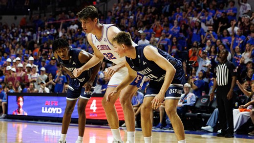 Florida’s 7' 9' Center Olivier Rioux Made a 6' 8' Opponent Look Tiny in Historic Debut