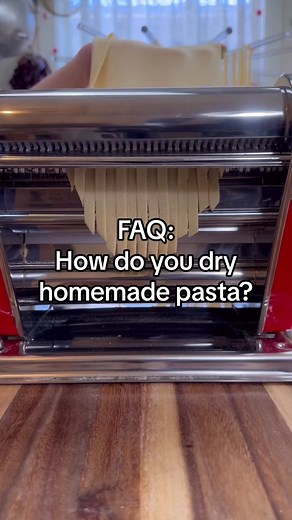 Happy FAQ FRIDAY 🍝💃 This is a new series I’m starting to answer all the pasta questions I get asked on the reg 🫶 This week’s FAQ: How do you dry homemade pasta? Drying pasta is the best way to store fresh pasta long term 🌬️ For longer Egg Pasta, you can either lie down on a parchment paper lined sheet pan or a drying tower/rack, which helps to dry your pasta more quickly & evenly If using a pasta drying tower, I remove my pasta after a few hours of hanging, to avoid from becoming too dry & c