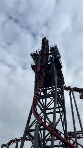 It’s the slow tip off the side that’s completely INSANE 🤯🤯🤯 that 4 seconds seemed like a lifetime 😳 you definitely get an feeling for a second when you are tipping down where you think 🤔 is this freaking thing going to hold me in here?!?? You are literally floating in your seat and pressed against a rubber harness over the seat brace!!! The rest of the ride takes 45 seconds lol WOW!!! Highly recommend— it was definitely worth the almost 3 hour wait!!! | Tracy Glosser