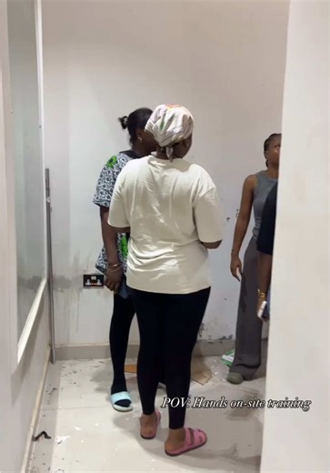 Our interior design training program offers a hands-on, physical learning experience. You’ll gain invaluable first-hand insights into interior site activities and develop essential skills for managing on-site tasks effectively. Join us to immerse yourself in the practical aspects of interior design and enhance your ability to coordinate and oversee projects in real time. #tiktokshop #fypシ゚ #trends #mayainterioracademy #nigeriatiktok🇳🇬🇳🇬🇳🇬 #viralvideos #foryouu