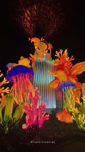 A Magical Evening Under the Lantern Glow | Gardens by the Bay, Singapore