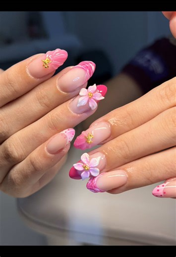 Come to work with me #logannailtech #brisbane #blingnails #fyp