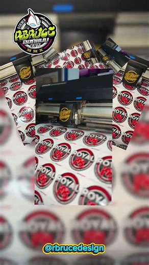 GLOSSY STICKER CUT ON GRAPHTEC CE 7000