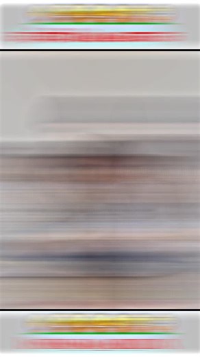 @md_edix | 日本利用压电瓷砖将脚步转化为电能。这些瓷砖捕捉来自你脚步的动能。当你行走时，你的重量和动作会对瓷砖产生压力。瓷砖会轻微弯曲，从而产生机械应力。瓷砖内部的压电材料将这种应力转化为电能。每一步都会产生少量电荷，而数百万步结合在一起就能产生足够的电力来驱动 LED... | Instagram